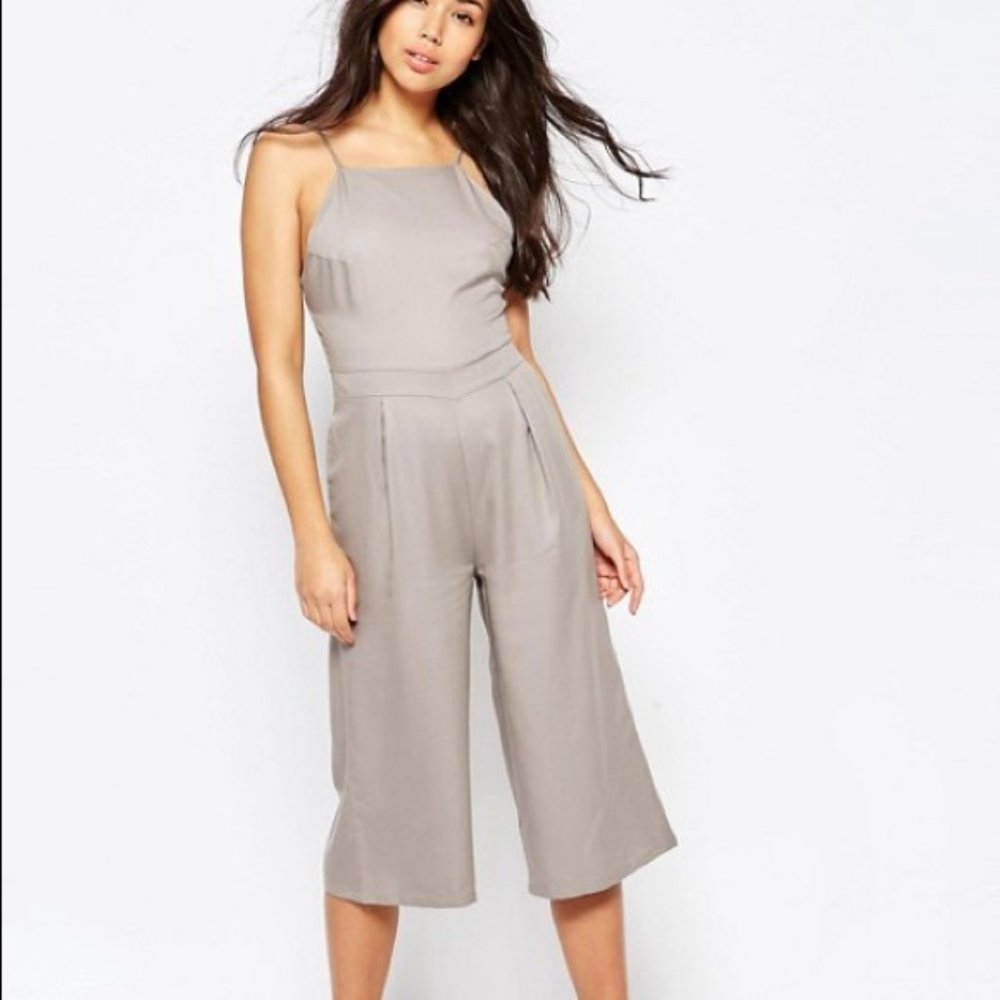 💖 2/$25 Native Youth Gray Culotte Jumpsuit